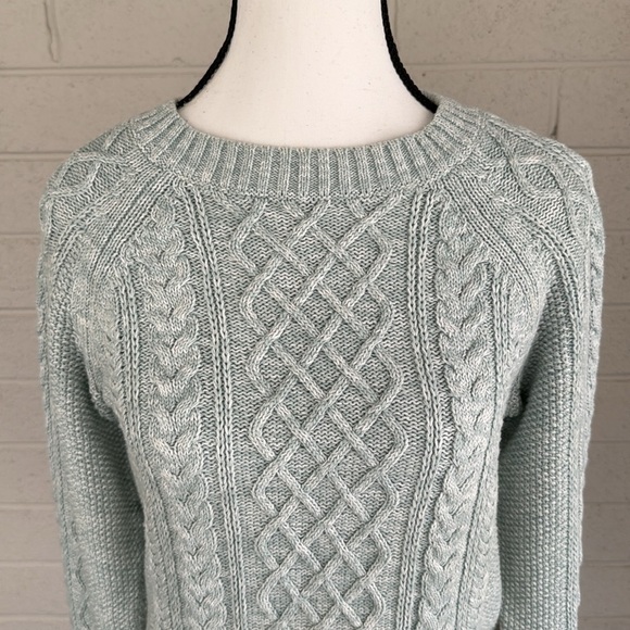 EUC GAP Cable-Knit Crewneck Sweater in Mint Green, S - Picture 3 of 11